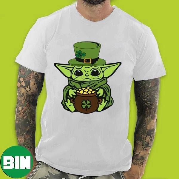 Lucky Baby Yoda Star Wars Movie x Funny St Patrick's Day T-Shirt - Binteez
