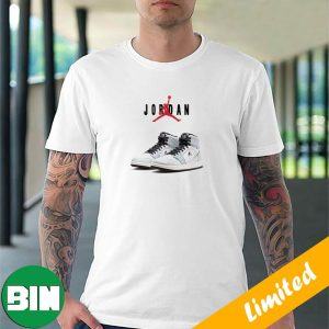 Air Jordan 1 Zoom CMFT 2 Chrome Swoosh Sneaker T-Shirt