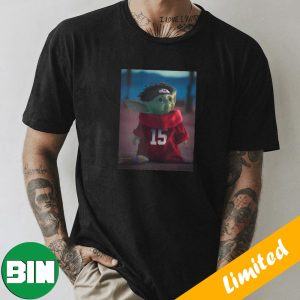 Baby Yoda x Patrick Mahomes Kansas City Chiefs NFL Team Cute Fan Gifts T-Shirt