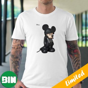 Kingdom Hearts King Mickey Statue At Entertainment Earth Unique T-Shirt
