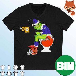 Baltimore Ravens Grinch Shitting On Toilet Christmas Gift For Fans T-Shirt
