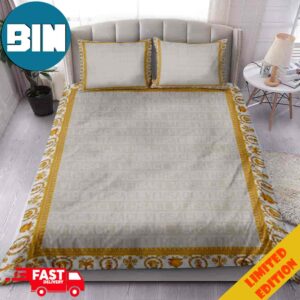 Versace Words Text Luxury And Fashion Cream Background Bedding Set